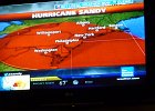 P1060221  ハリケーン（サンディー）を報道するテレビニュース